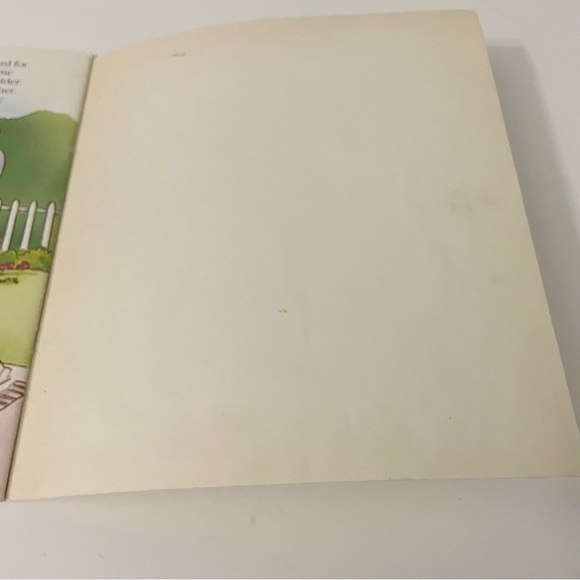 Vintage Barbie A Picnic Surprise Book - Picture 13 of 13